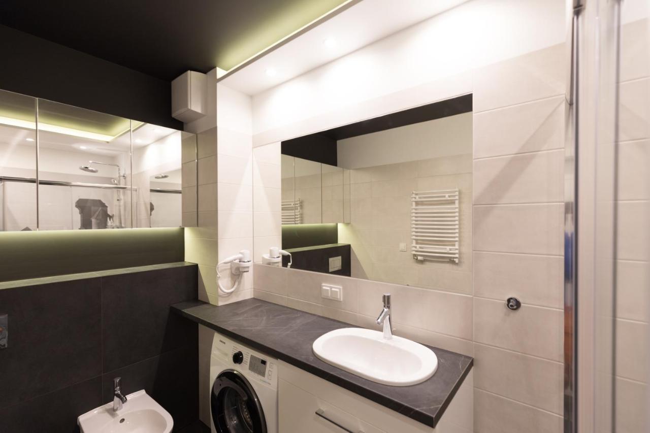 Ferienwohnung Apartlogy Aura2 78 - Experience Intelligent Living While Travelling Danzig Exterior foto